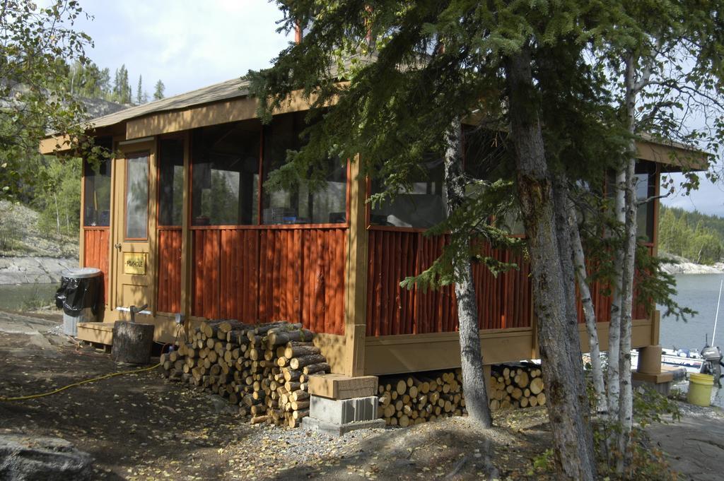Yellow Dog Lodge, Inc. Yellowknife Extérieur photo